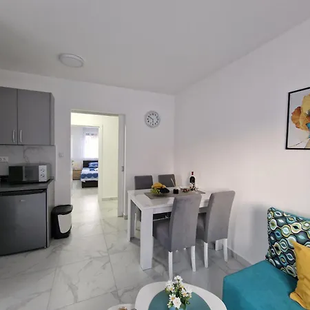 Andela&aleksa アパート *